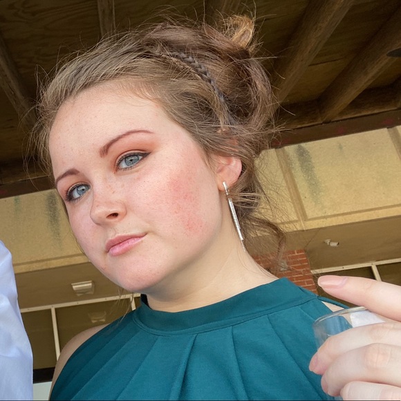 Meet your Posher, Kaleigh - Picture 7 of 8